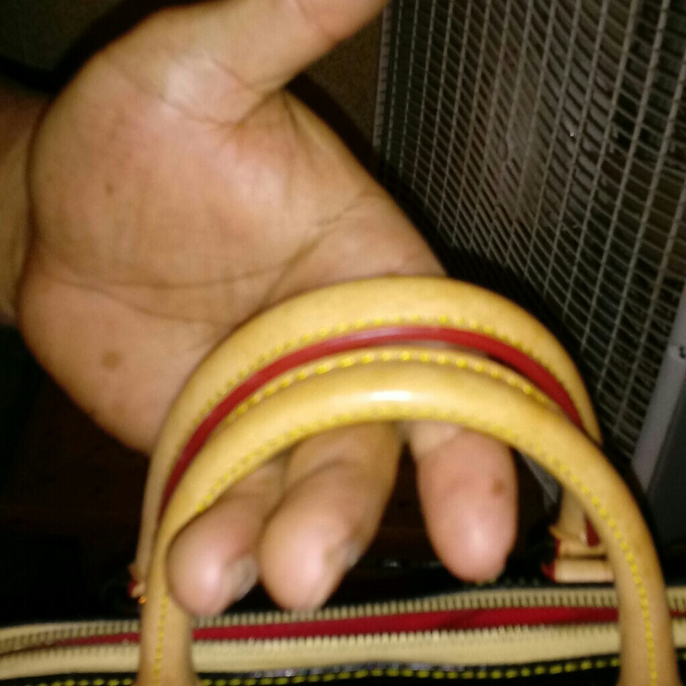 Dooney Bourke - Picture 5 of 6